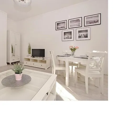 Kameralny Dluga 50 *